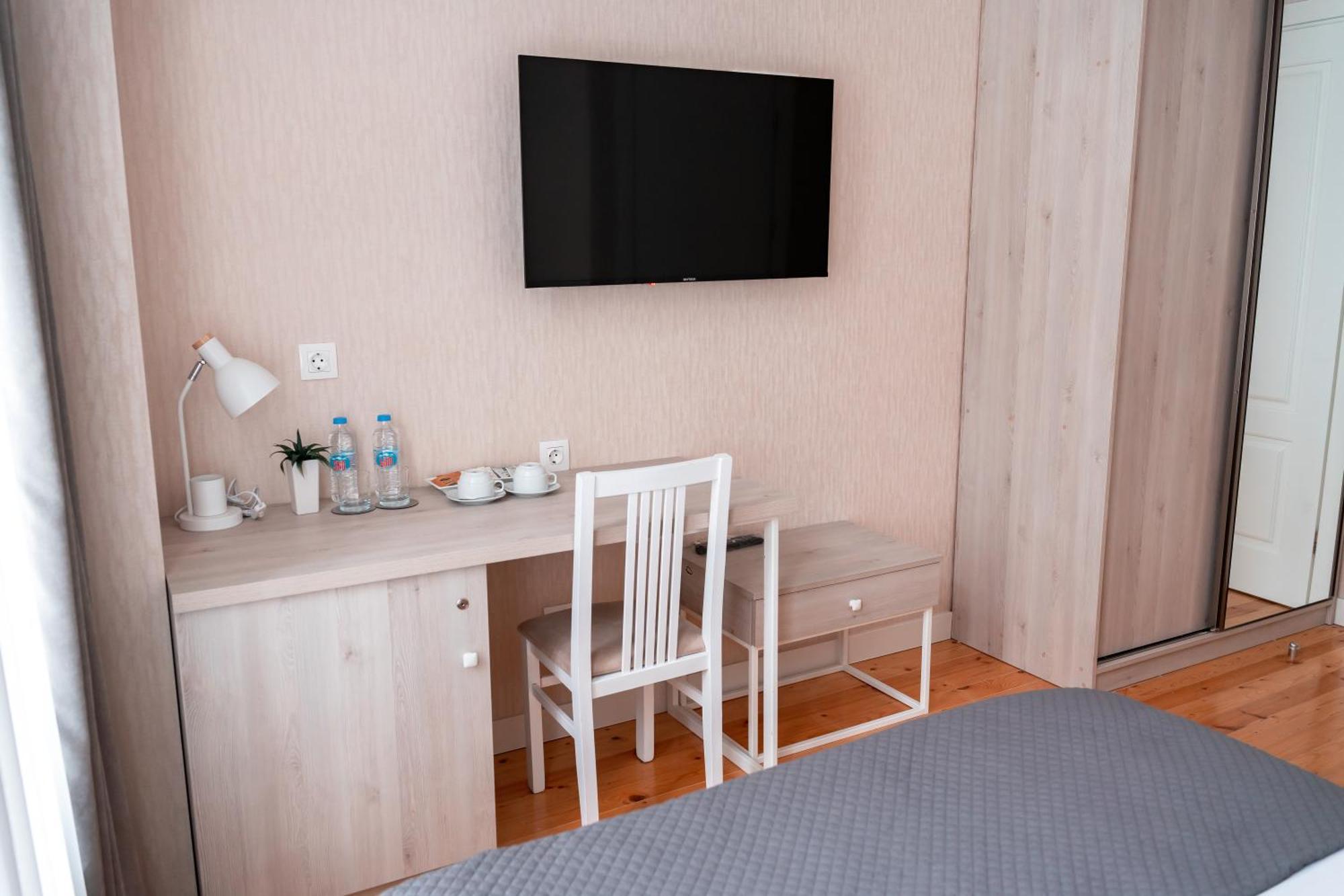Hotel Well Inn ティビリシ エクステリア 写真